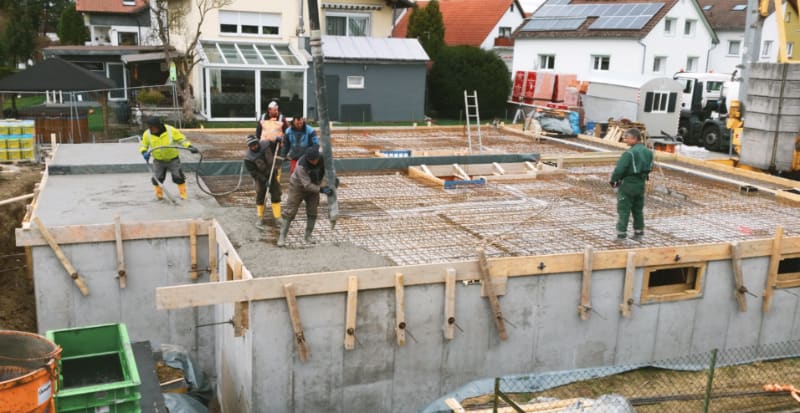 Die Kellerdecke wird gegossen